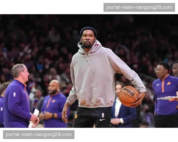 幕后：太阳队装备经理赛前为杜兰特准备球鞋的固定流程